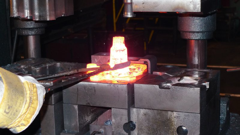 Diferentes tipos de materiales de forja